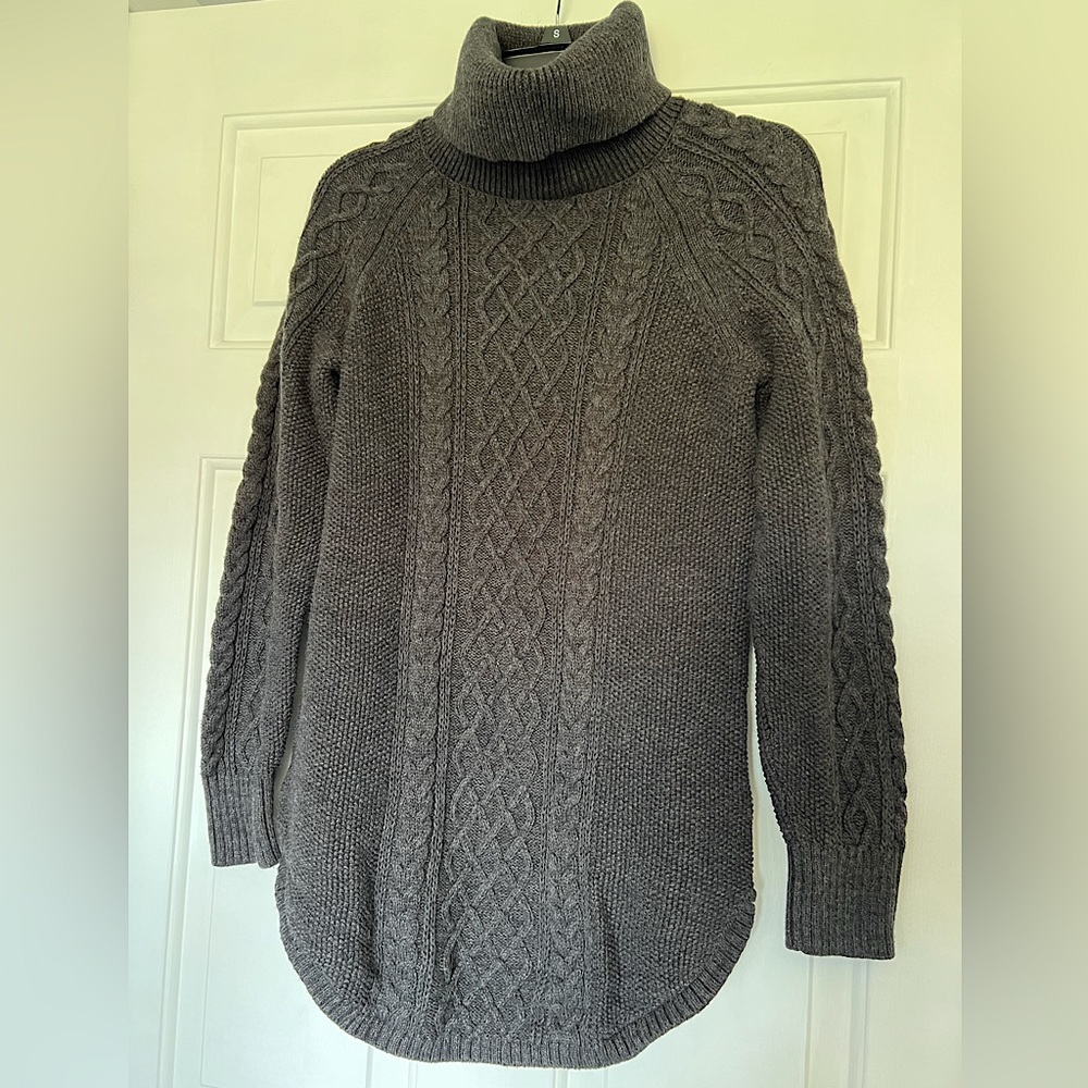 Gap maternity sweater